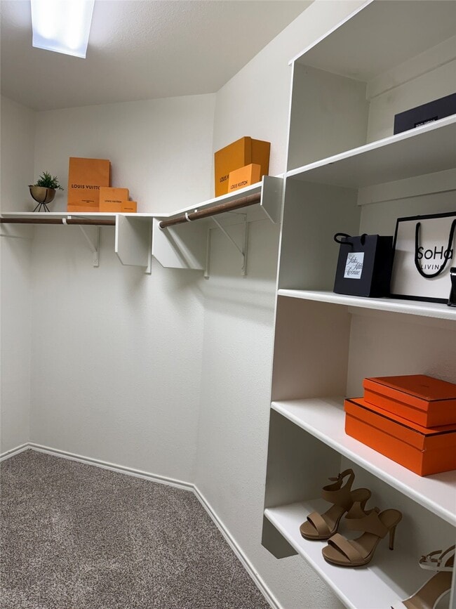 Building Photo - 962 Oak Lynn Dr