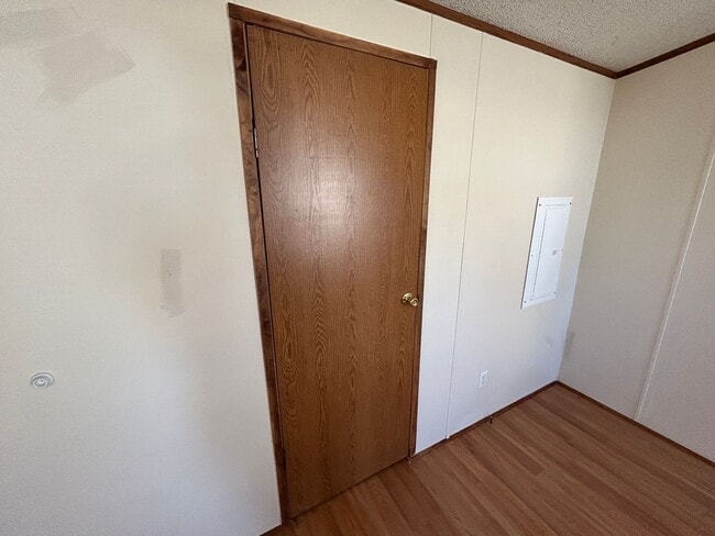 Building Photo - 3 Bed 2 Bath Updated Mobile Home w/ Fenced Yard & Many Amenities