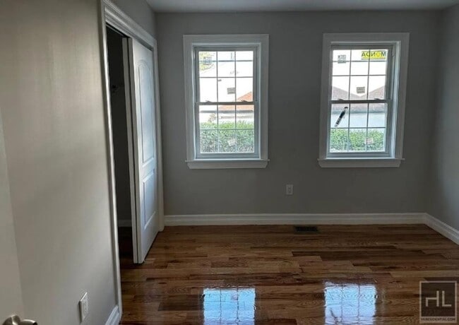 Building Photo - 4 bedroom in QUEENS NY 11434