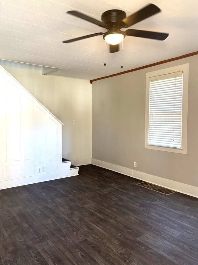 Building Photo - 218 N 3rd St