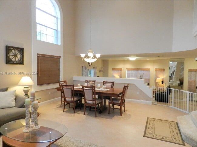 Building Photo - 210 La Costa Ct