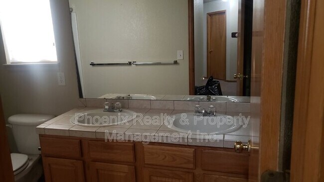 Building Photo - 678 Mathews Cir