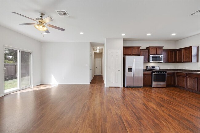 Building Photo - 429 Cinnamon Teal Ln
