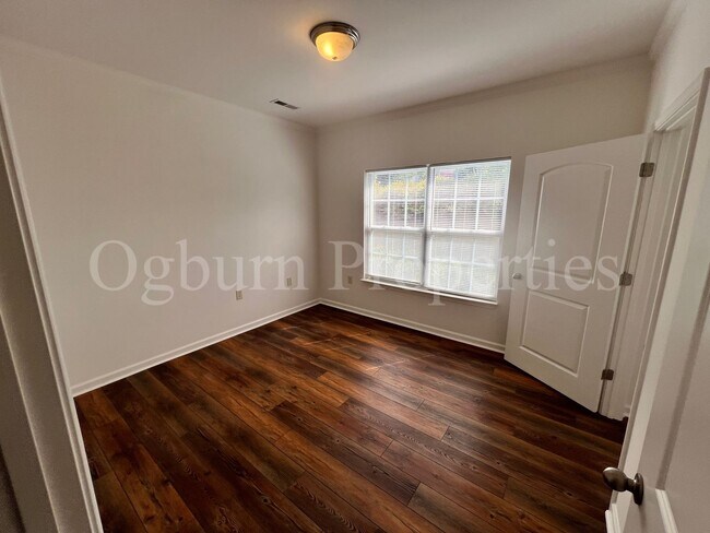 Building Photo - 2431-103 Eagle Creek Ct-2BR/2BA-Condo!