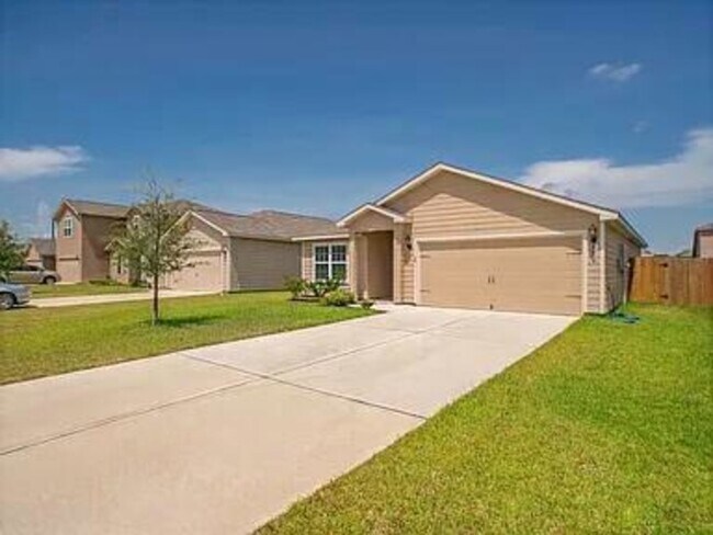 Building Photo - 976 Lake View Cir W
