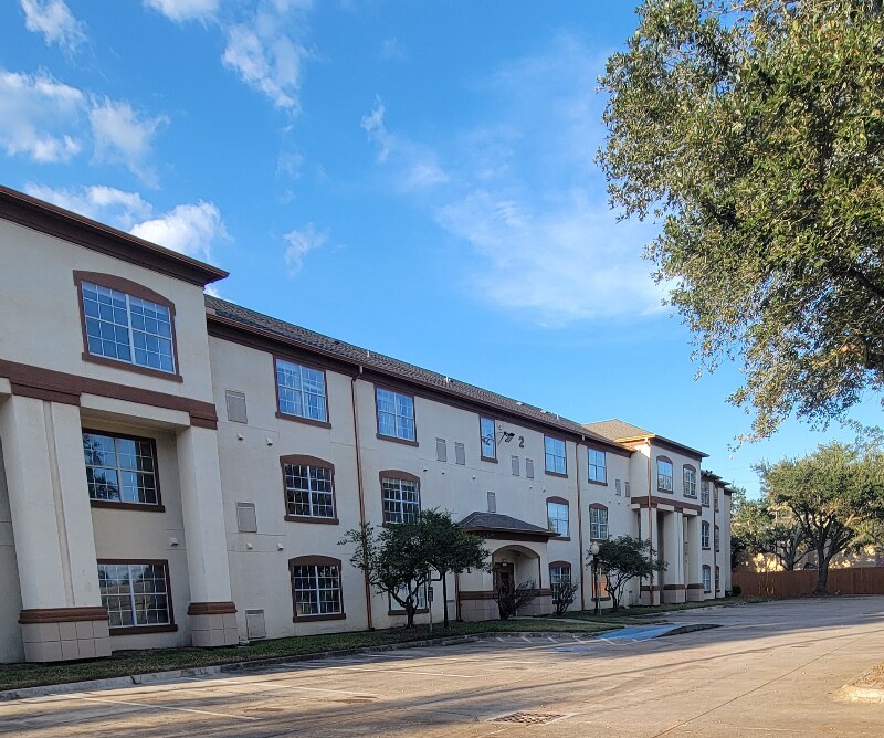 Building Photo - 15405 Katy Fwy