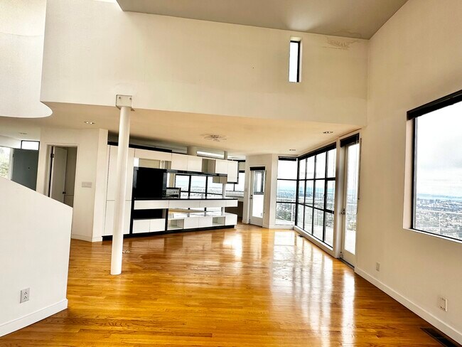 Building Photo - 65 Gravatt Dr