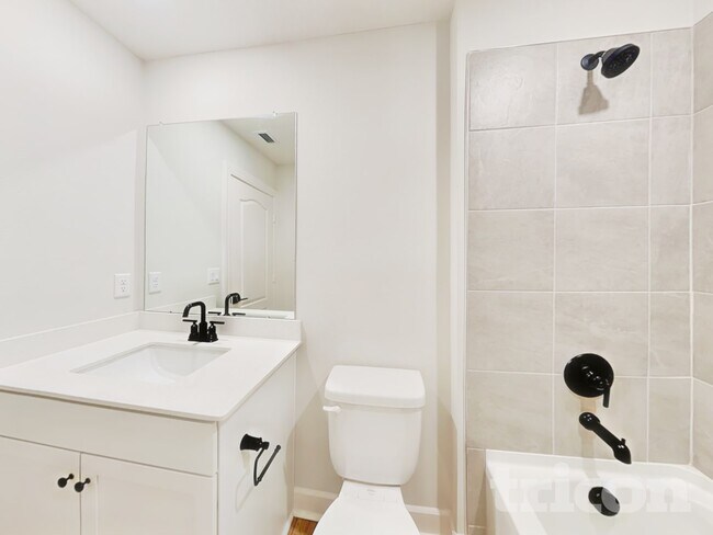 Building Photo - 895 Morgans Treasure Rd