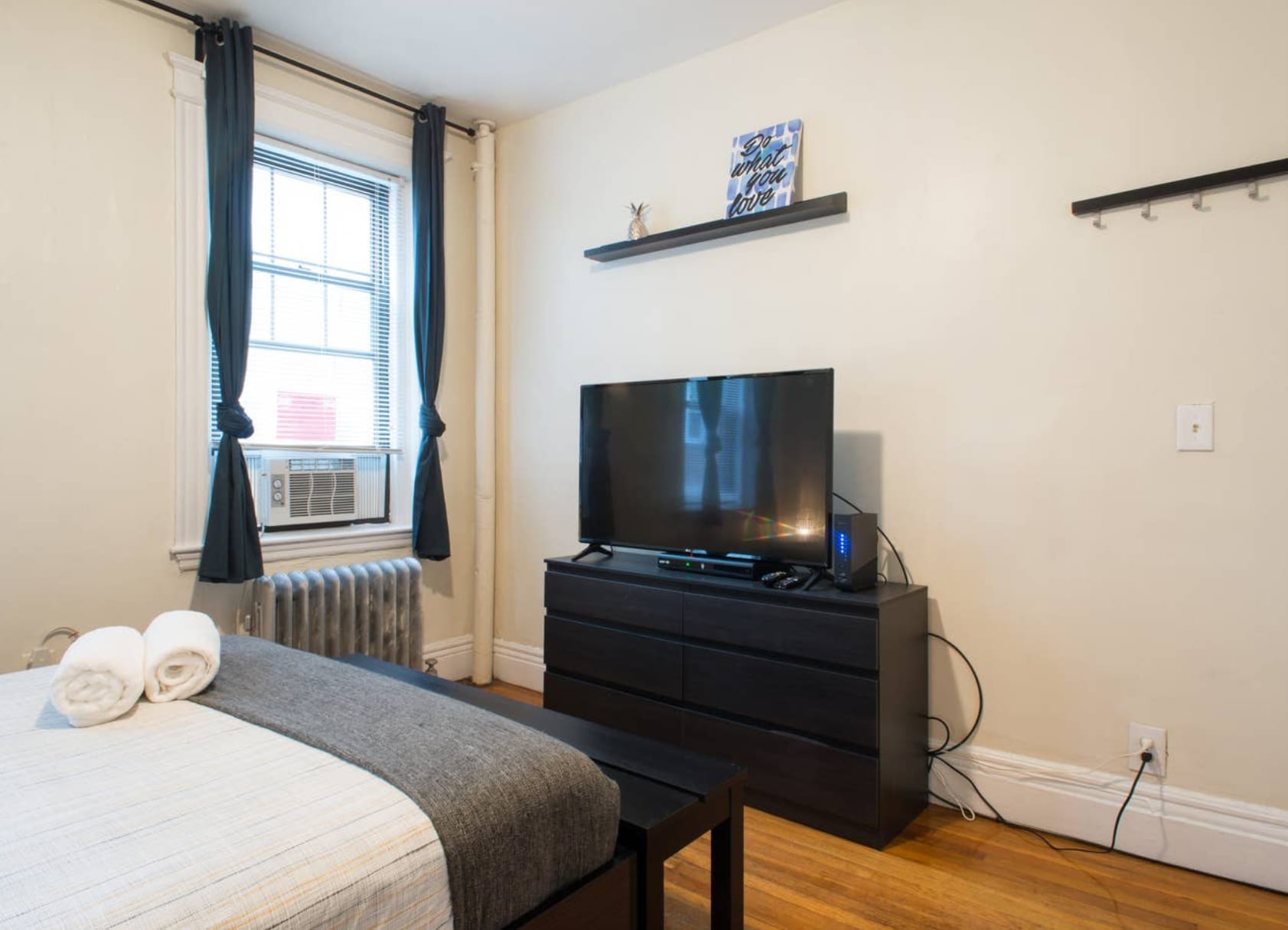 Building Photo - 52 Queensberry St