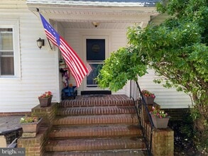 Building Photo - 7103 Ventnor Ave