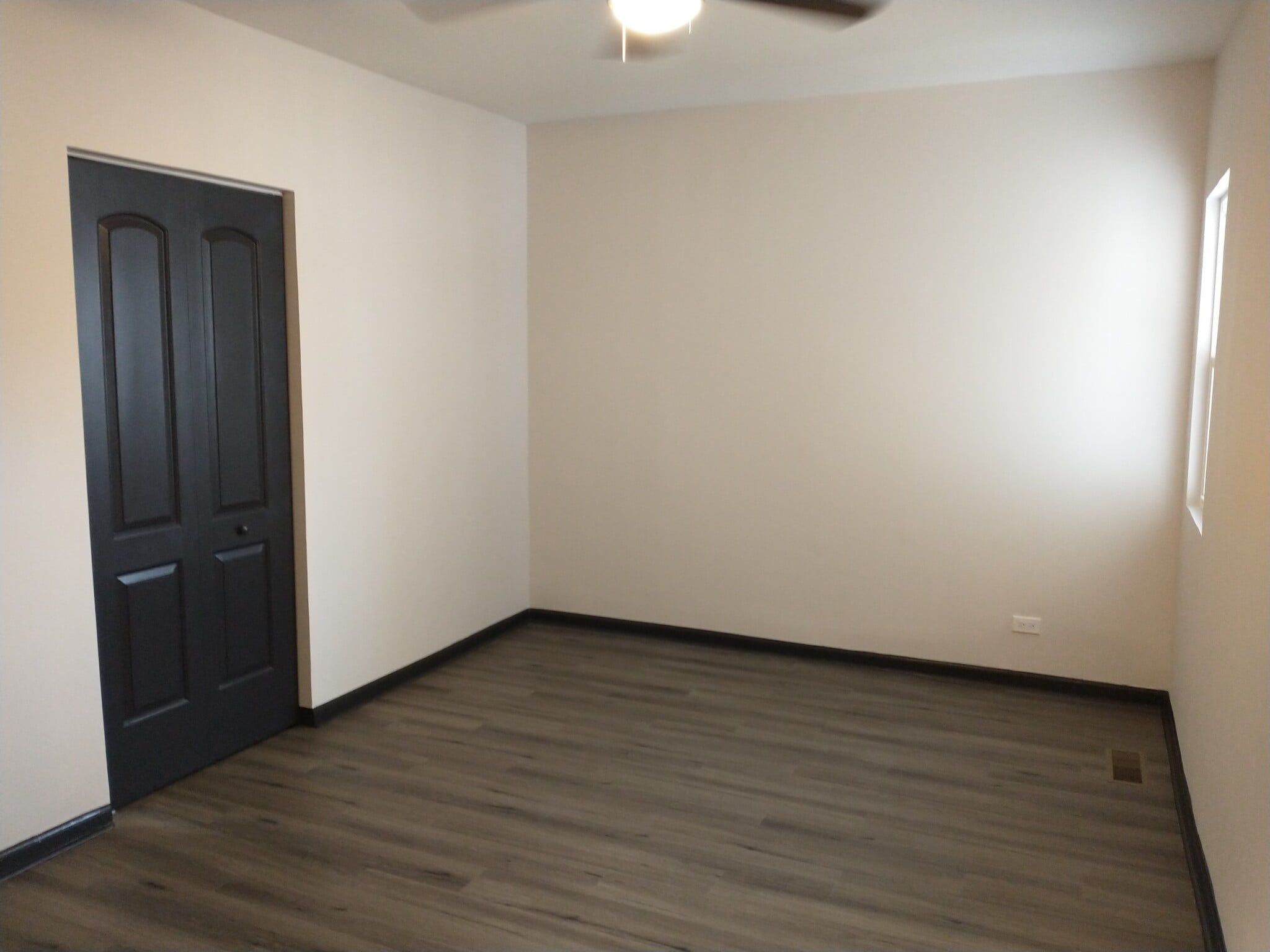Building Photo - 2516 W Pratt Blvd