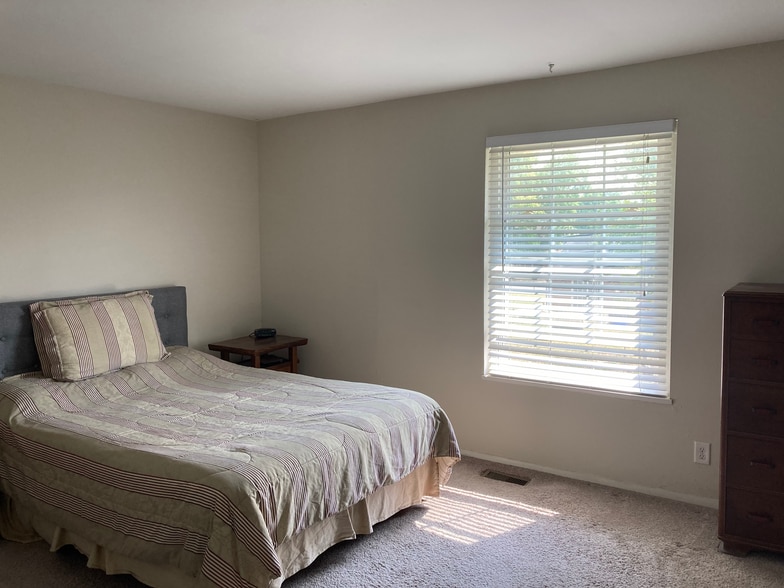 Building Photo - 625 McGuffey Ave