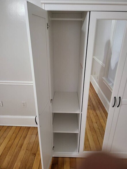 Building Photo - 517 Summer St