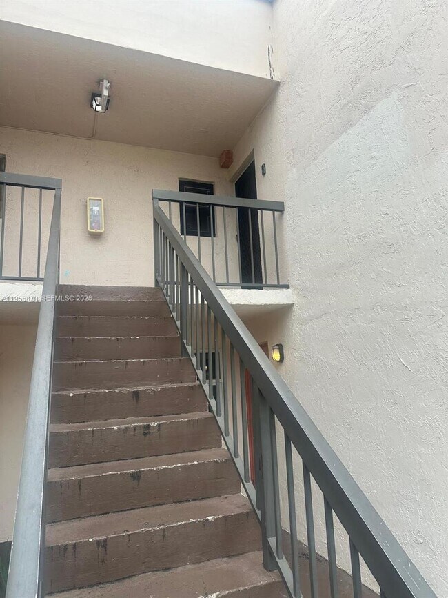 Building Photo - 855 NE 209th St