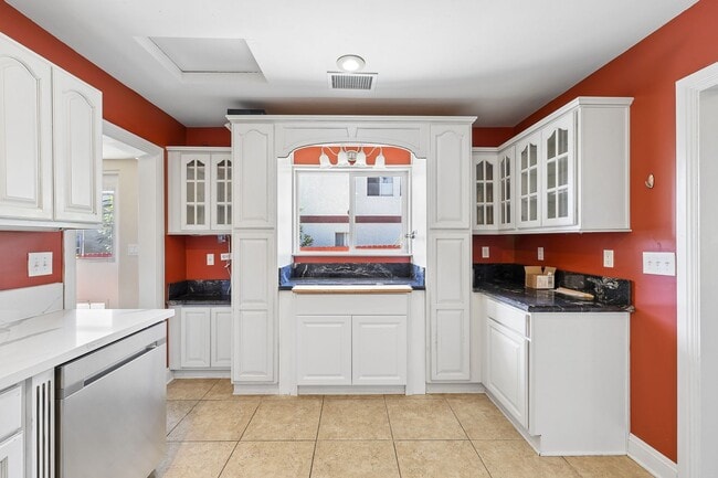 Building Photo - 133 N Tassajara Dr