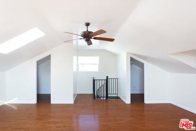 Building Photo - 547 Brooks Ave