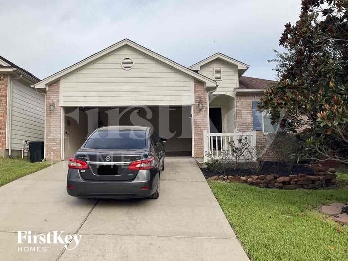 Primary Photo - 107 Cove Pl Ct