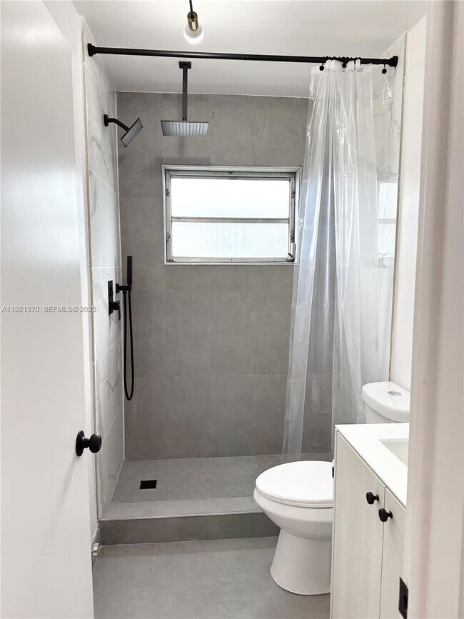 Building Photo - 1450 Atlantic Shores Blvd