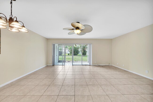 Building Photo - 719 Lori Dr