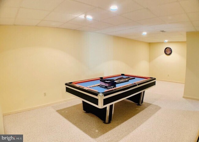 Building Photo - 21 Warwick Way