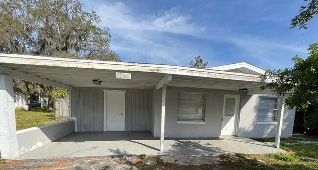 Building Photo - 3 BED/1 BATH, AVAILABLE NOW!