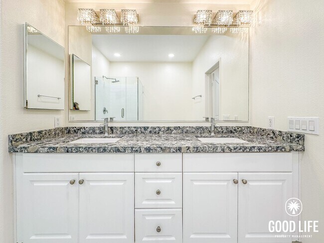 Building Photo - OC: Spacious 2BD/2.5BA Condo in Irvine with Resort-Style Amenities, Private Balcony & In-Unit Lau...