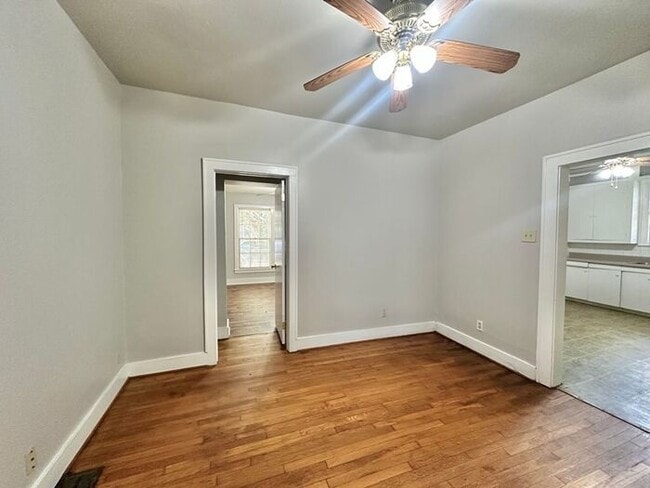 Building Photo - Charming 1 Bedroom, 1-Bath Unit – Downstairs!