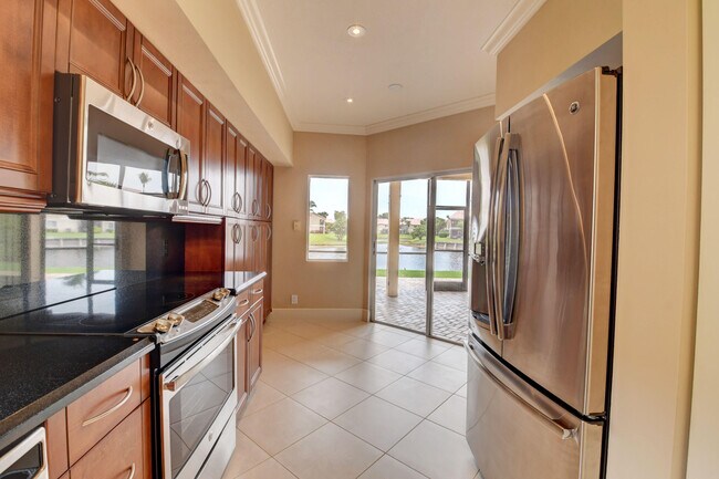 Building Photo - 23181 Fountain View Dr