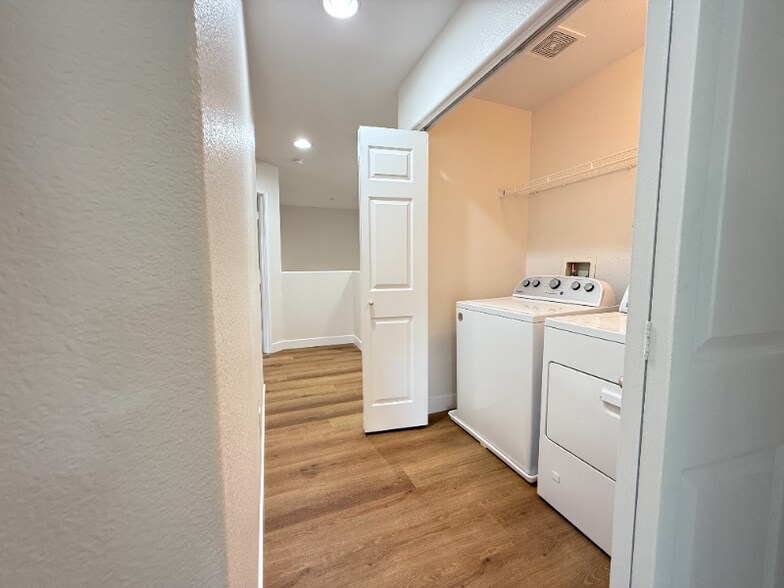 Building Photo - 25858 Iris Ave