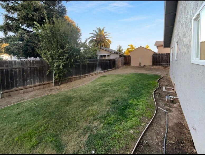 Building Photo - 1108 Frienza Ave