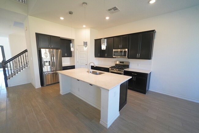 Building Photo - Luxury Living in Davis Ranch