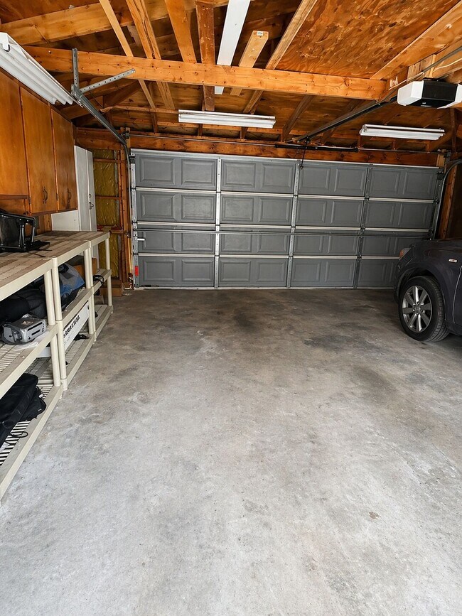 Building Photo - 5709 W Dakin St
