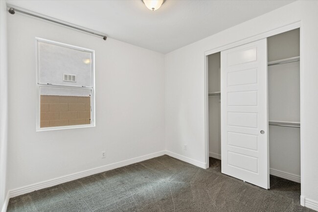 Building Photo - 4713 S Aileron Ln