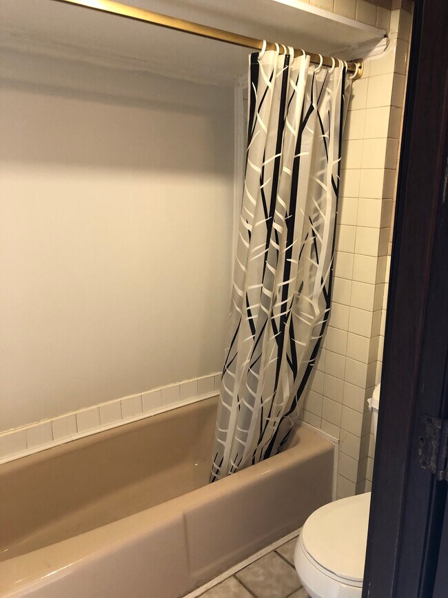 Building Photo - 1003 W Virginia Ave