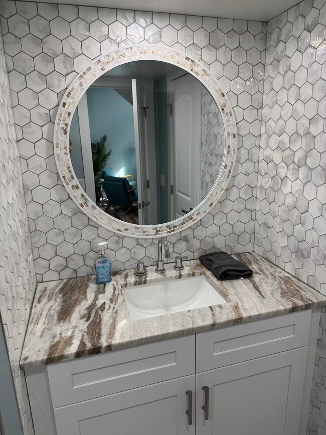 Building Photo - 3839 Sandstone Ct