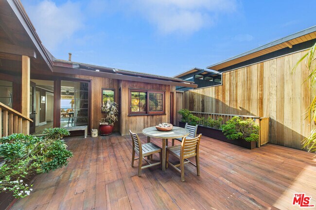 Building Photo - 24542 Malibu Rd