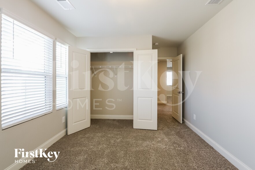 Building Photo - 9512 Blue Knoll Ct