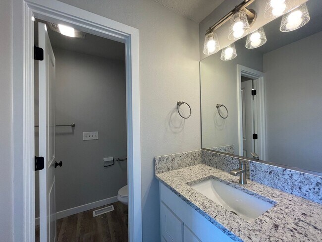 Building Photo - Private Valley Remodeled Home In Damascus 3Bd/2.5Ba with Basement!!! Beautiful Deck with Amazing ...