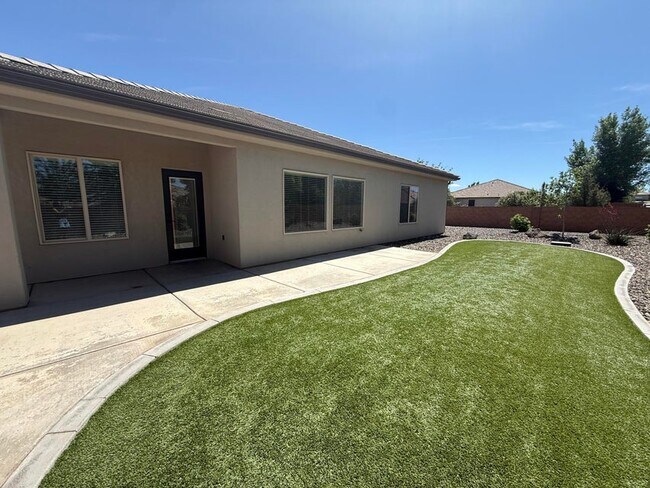 Building Photo - 3244 S 240 W