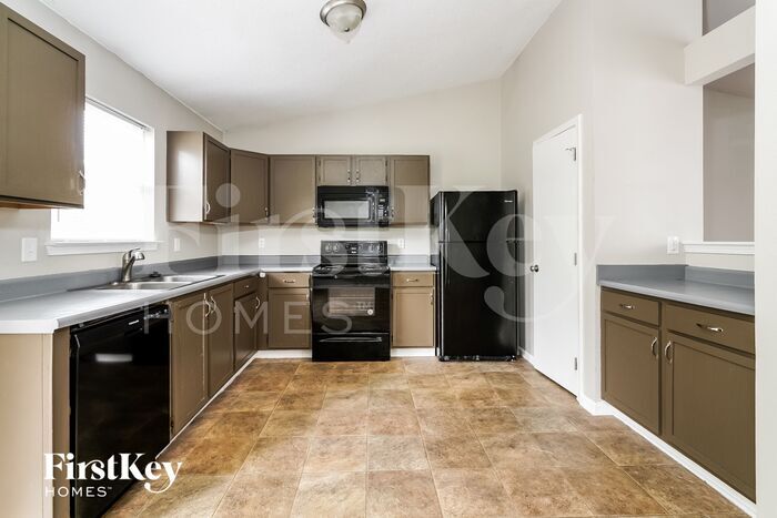 Building Photo - 7433 Redcliff Rd