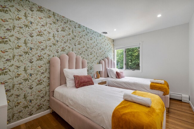 Building Photo - 2A Cherry Ln