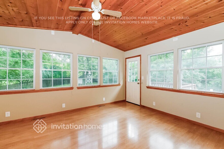 Building Photo - 1716 Lamplight Dr