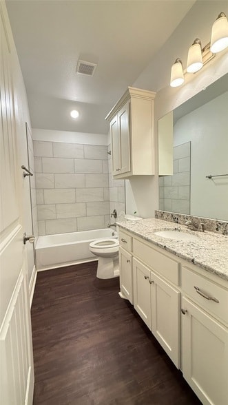 Building Photo - 701 Ransom Wy