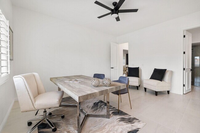 Building Photo - 47215 Heliotrope Dr