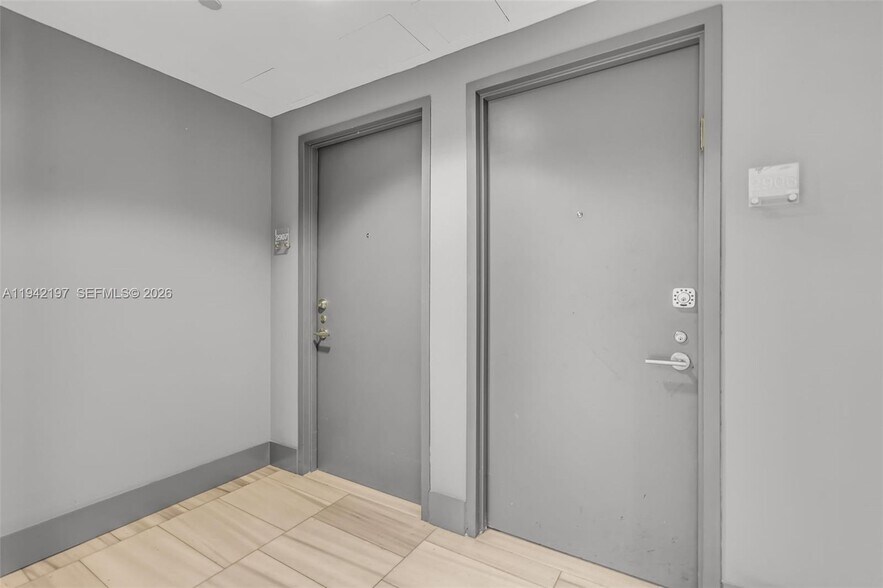 Building Photo - 1100 Biscayne Blvd