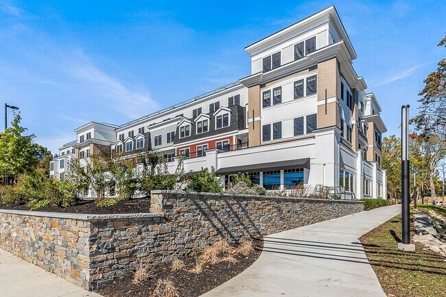 Building Photo - 22 Everett St