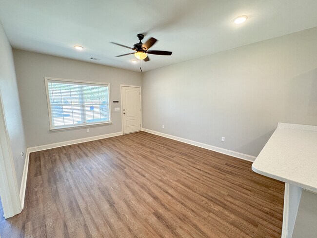 Building Photo - 232 Firefly Ln