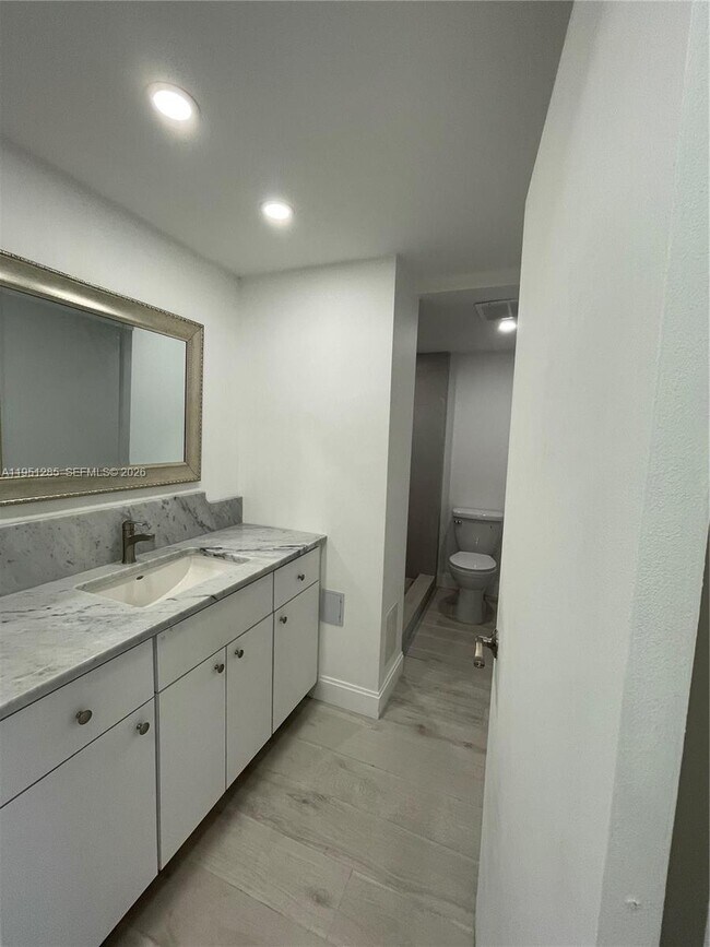 Building Photo - 2160 SW 16th Ave