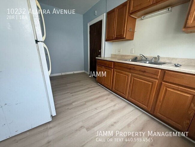 Building Photo - 10232 Almira Ave