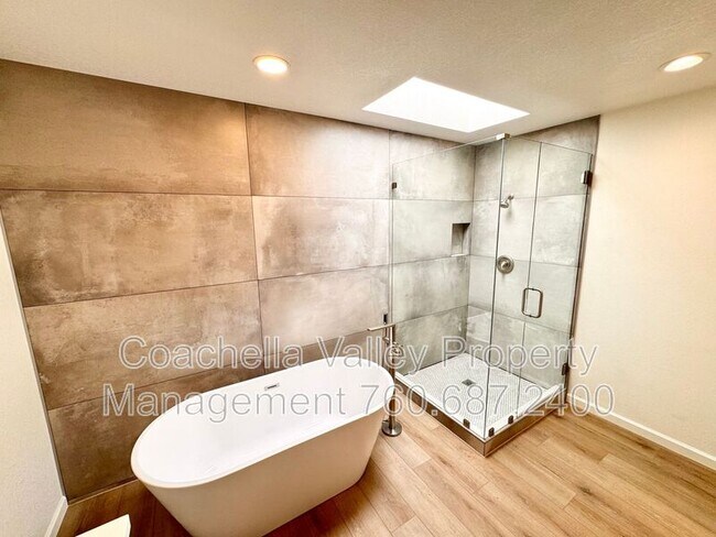 Building Photo - 41595 Navarre Ct